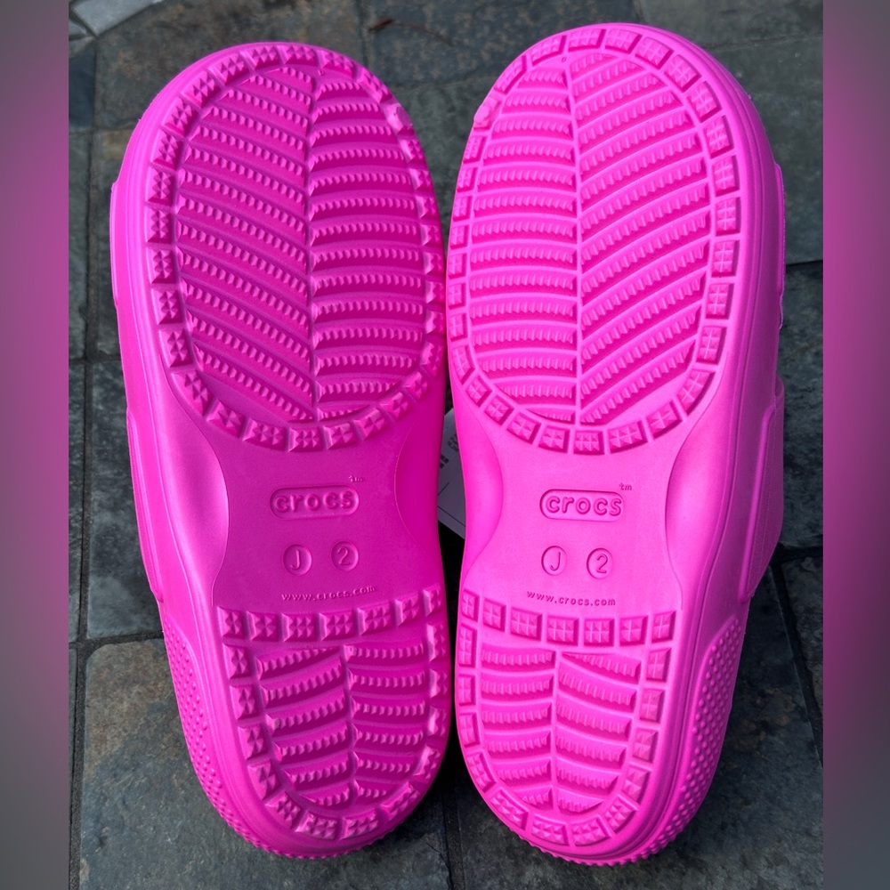 CROCS 13K Pink Slides Slip On Everyday Casual Sandals for Beach Pool Play NEW - Picture 3 of 3